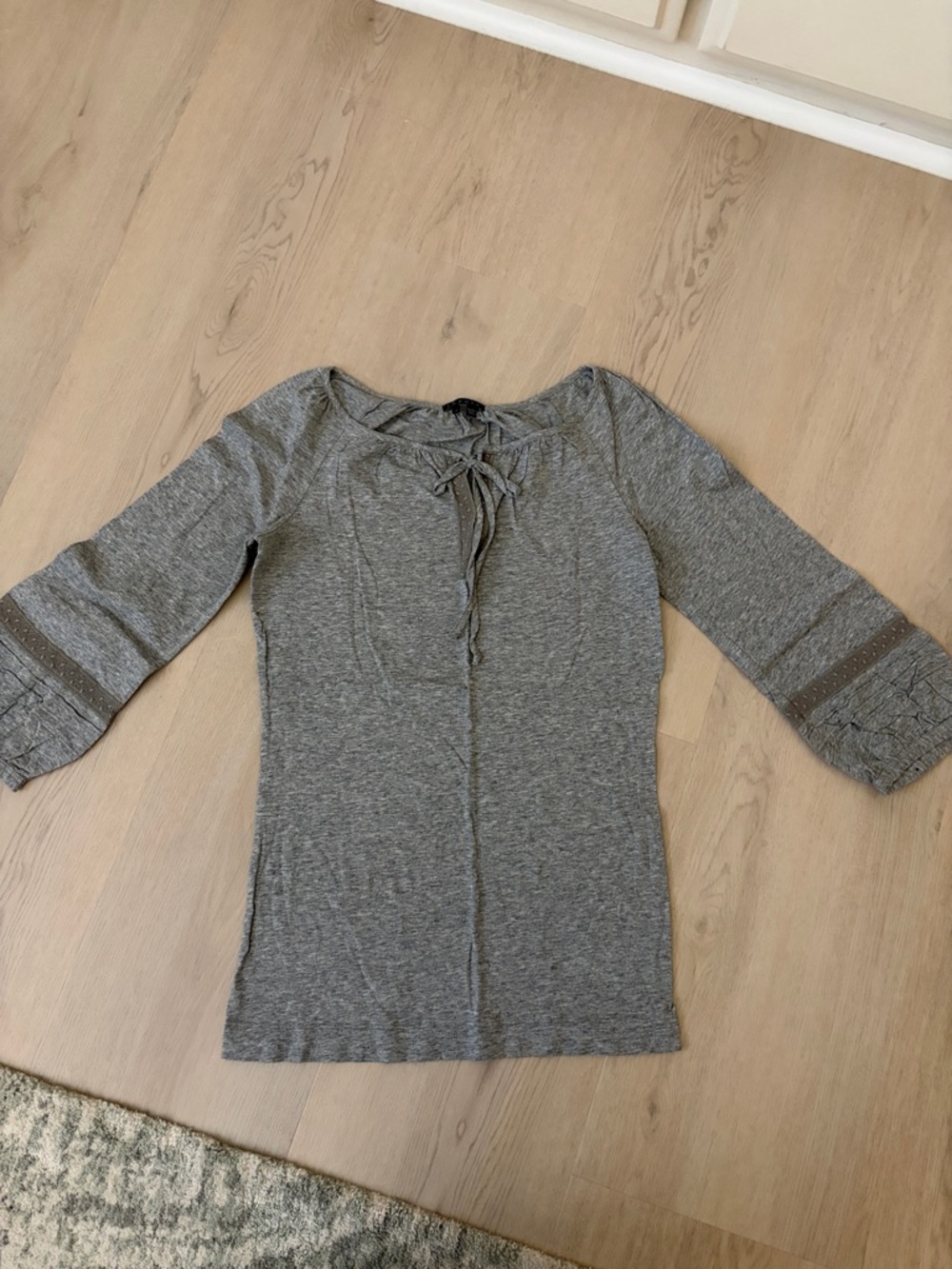 Theory Gray Tie-Neck Three-Quarter Sleeve Peasant Top